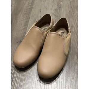 Balera Girls Slip On Tap‎ Shoes Style B150 Size 2 C Caramel Excellent Condition!
